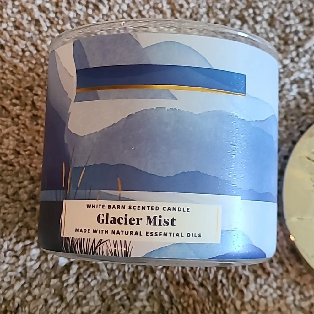GLACIER MIST 3 Wick Candle Bath And Body Works - Picture 3 of 5